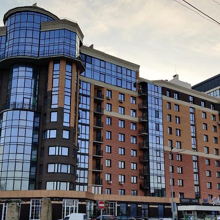Ferienwohnung Yarovytsya Vip In The Center Lutsʼk Exterior foto