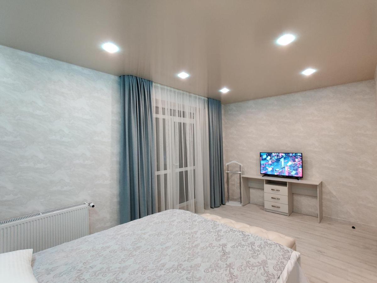Ferienwohnung Yarovytsya Vip In The Center Lutsʼk Exterior foto