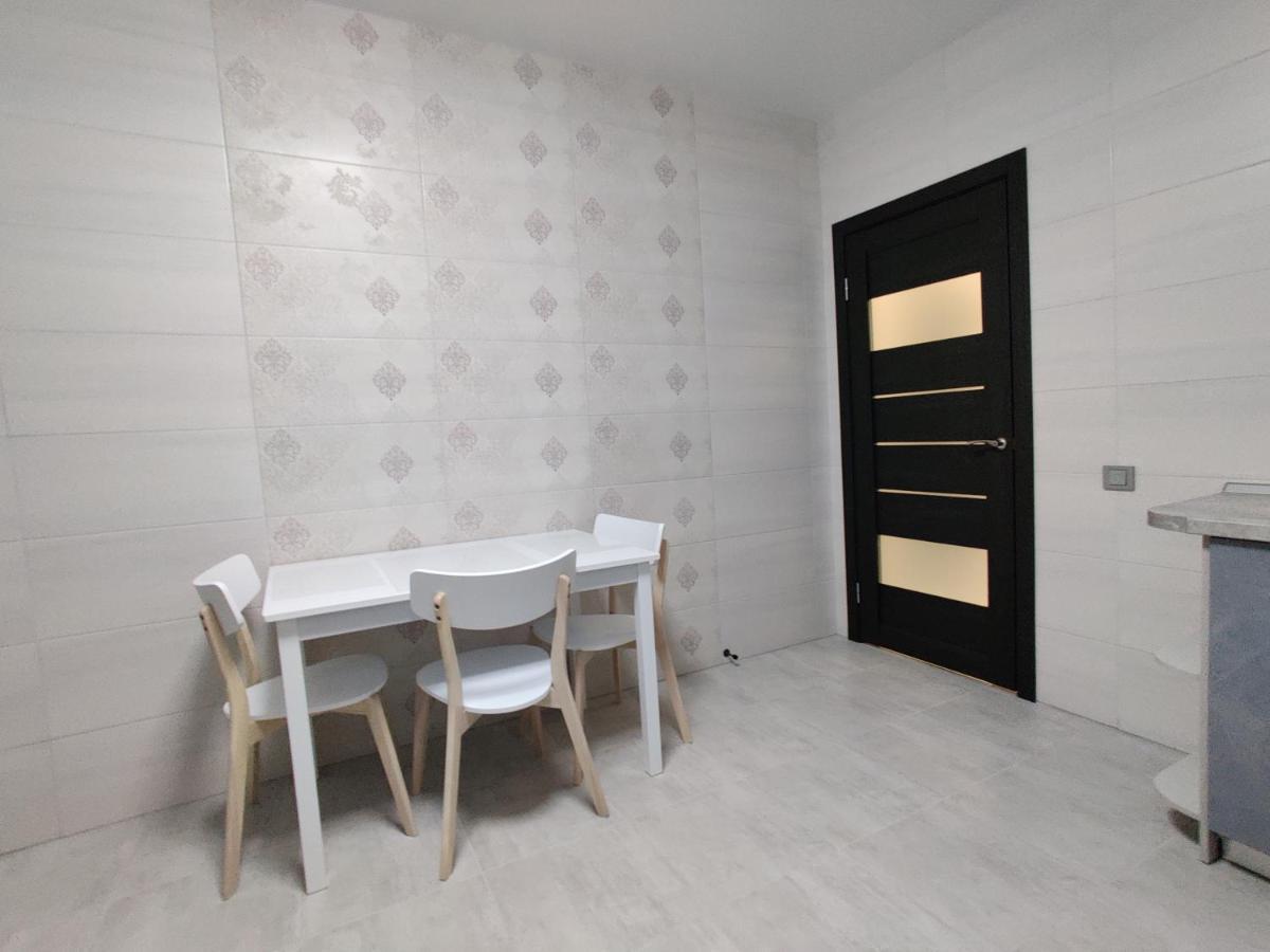 Ferienwohnung Yarovytsya Vip In The Center Lutsʼk Exterior foto